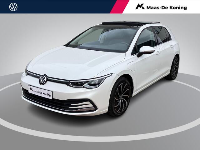 Volkswagen GOLF 1.4eHybrid 150kW/204PK Style DSG · Panoramadak · Trekhaak · Apple/Android Car Play · Camera · Stoelverwarming · Dodehoeksensoren ·
