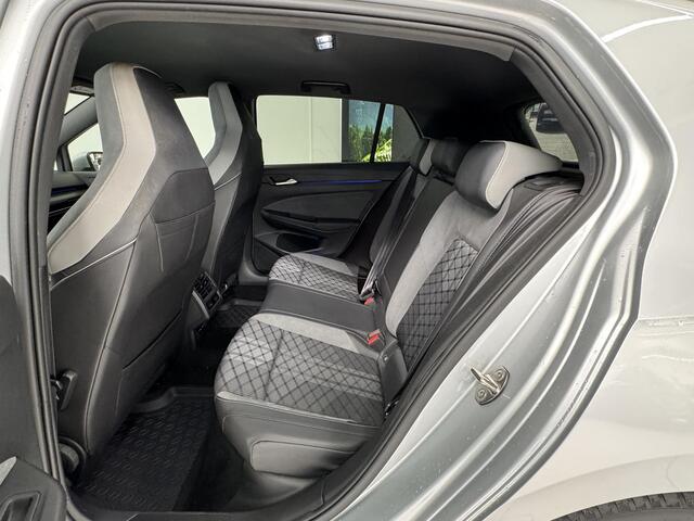 Volkswagen GOLF 1.5 eTSI R-Line Business | Navigatie | Achteruitrijcamera | Trekhaak | All-Season Banden | Adaptive Cruise Control | Stoelverwarming |