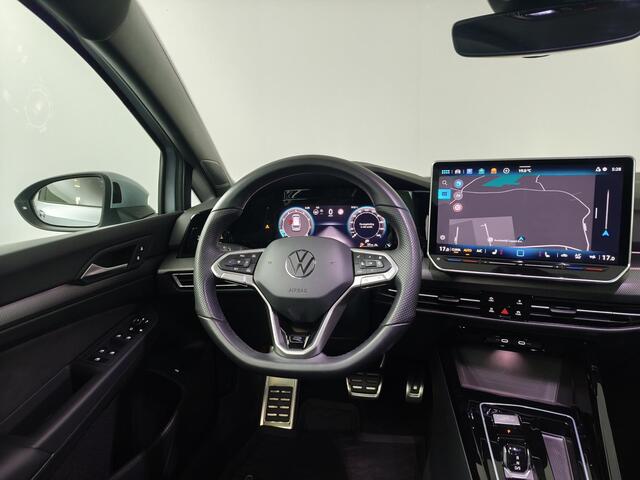 Volkswagen GOLF Variant 1.5 eTSI R-Line Edition | Panoramadak | Stoelverwarming | Achteruitrijcamera | Navigatie |