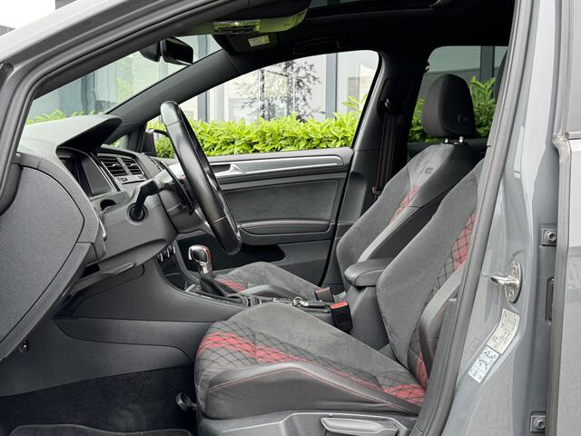 Volkswagen GOLF 7,5 GTI TCR 2.0 TSI 290pk DSG / Aut. DCC Panoramadak Navi Pro 19" !!