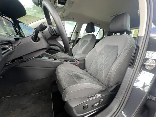 Volkswagen GOLF 1.4 eHybrid 204pk DSG Style / Virtual cockpit / Memory Seats / App. Connect / 16 LMV