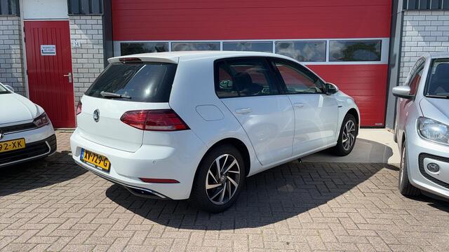 Volkswagen GOLF 1.0 TSI Comfortline STOELVERW / CAMERA / CARPLAY / NAVI / CLIMA / PDC / BLUETOOTH / ACC