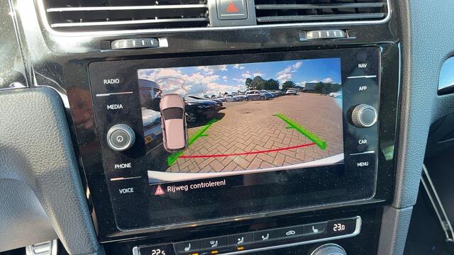 Volkswagen GOLF 1.0 TSI Comfortline STOELVERW / CAMERA / CARPLAY / NAVI / CLIMA / PDC / BLUETOOTH / ACC
