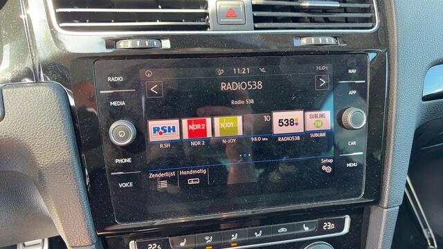 Volkswagen GOLF 1.0 TSI Comfortline STOELVERW / CAMERA / CARPLAY / NAVI / CLIMA / PDC / BLUETOOTH / ACC