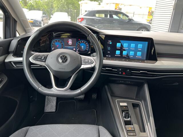 Volkswagen GOLF 1.0 eTSI Life / Virtual cockpit / Led / Navigatie / Adaptive Cruise