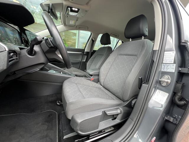 Volkswagen GOLF 1.0 eTSI Life / Virtual cockpit / Led / Navigatie / Adaptive Cruise