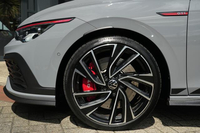Volkswagen GOLF 2.0 TSI GTI Clubsport 300pk Panoramdak/HarmanKardon/Camera