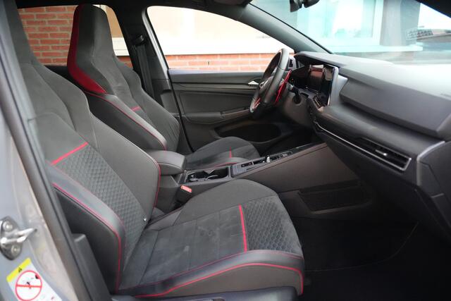 Volkswagen GOLF 2.0 TSI GTI Clubsport 300pk Panoramdak/HarmanKardon/Camera