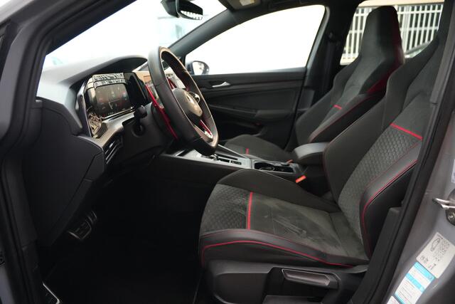 Volkswagen GOLF 2.0 TSI GTI Clubsport 300pk Panoramdak/HarmanKardon/Camera