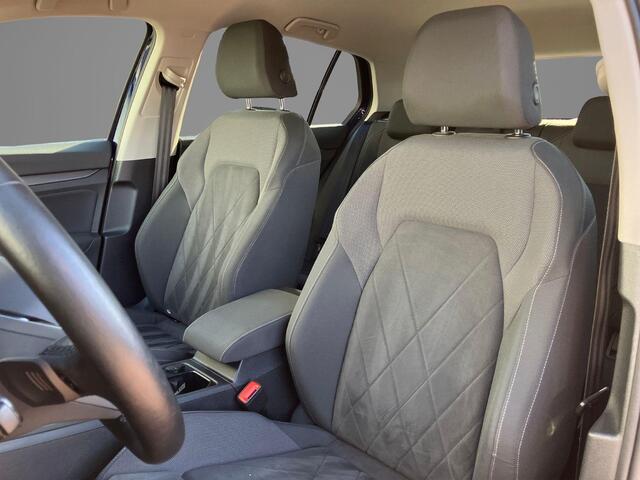 Volkswagen GOLF 1.5eTSI/150PK DSG Style · Navigatie · Stoelverwarming Apple/Android Car Play ·