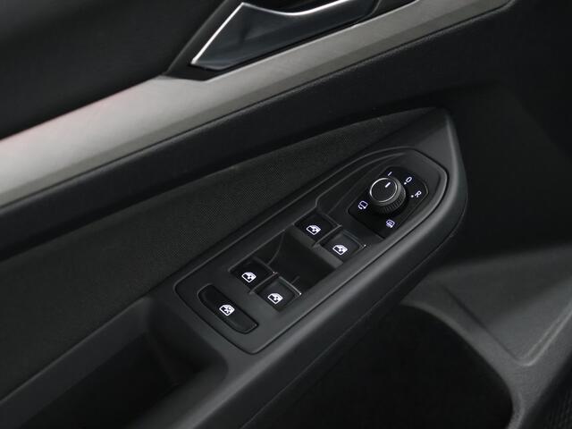 Volkswagen GOLF Variant 1.0 eTSI Life Business [ADAPTIVE CRUISE, APPLE CARPLAY, TREKHAAK, ANDROID, MEMORY SEAT, STOELVERWARMING, PDC V+A, DIGITAL DASH, CLIMATE CONTROL, NIEUWSTAAT]