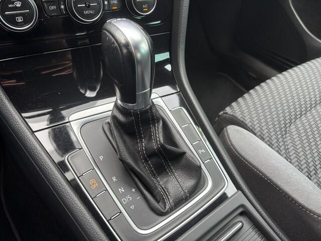 Volkswagen GOLF 1.5 TSI Highline Business R-Line | Automaat | Parkeersensoren | Apple Carplay | Adaptieve Cruise