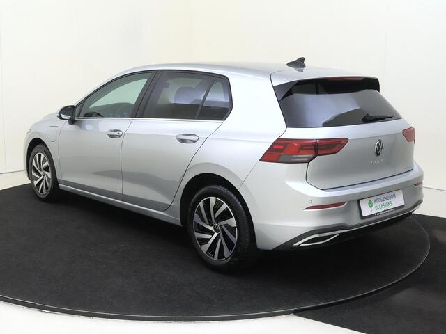 Volkswagen GOLF 1.4 eHybrid | SoH 95% | Keyless | Dodehoek detectie | Achteruitrijcamera | Adaptieve cruise control | Navigatie | Massagefunctie bestuurdersstoel | CarPlay |