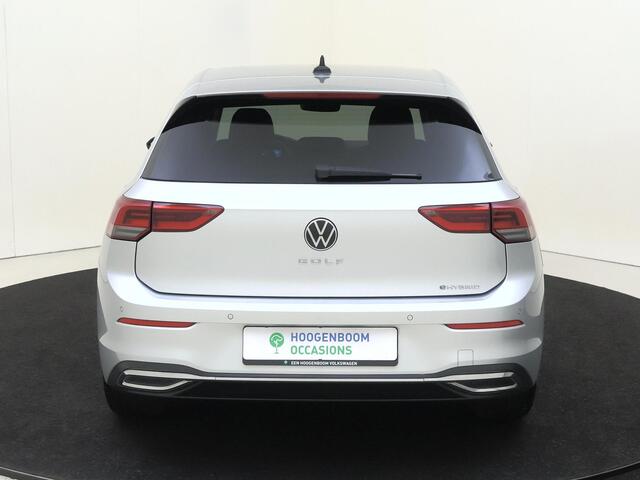 Volkswagen GOLF 1.4 eHybrid | SoH 95% | Keyless | Dodehoek detectie | Achteruitrijcamera | Adaptieve cruise control | Navigatie | Massagefunctie bestuurdersstoel | CarPlay |