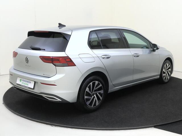 Volkswagen GOLF 1.4 eHybrid | SoH 95% | Keyless | Dodehoek detectie | Achteruitrijcamera | Adaptieve cruise control | Navigatie | Massagefunctie bestuurdersstoel | CarPlay |