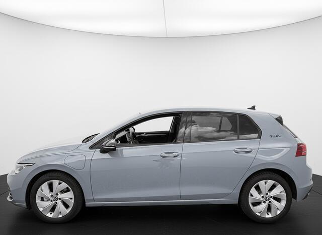 Volkswagen GOLF 1.5 eHybrid 204PK PLUG IN. LIFE CAMERA/NAVI/HEAD-UP/CARPLAY