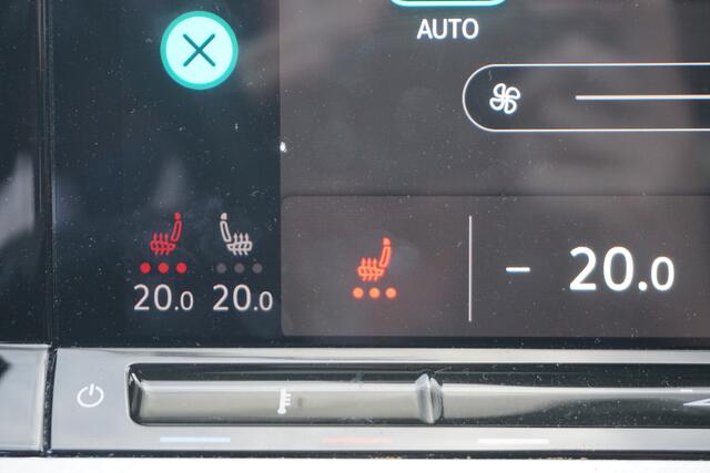 Volkswagen GOLF 1.0 eTSI DSG | PANO DAK | IQ LIGHT LED | TREKHAAK | STOEL/STUURVERWARMING |
