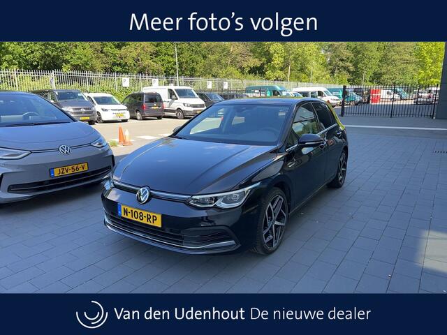 Volkswagen GOLF 1.5 eTSI 150pk Style DSG / Navigatie / Stoelverwarming / IQ Light / Camera