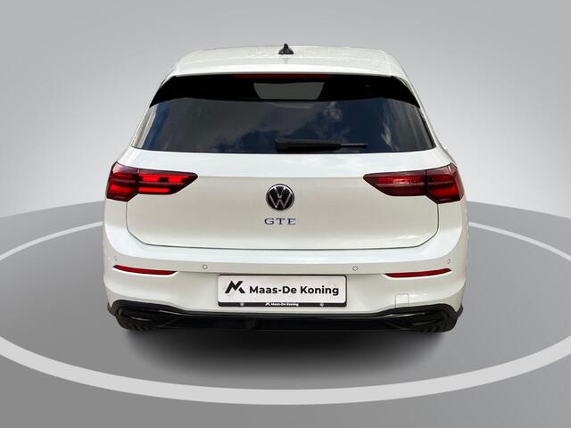 Volkswagen GOLF 1.4eHybrid 180kW/245PK GTE Black Style · Panoramadak · Trekhaak · Apple/Android Car Play · Garantie t/m 01-12-2026 of 100000km.
