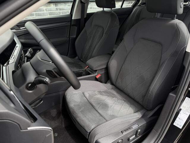 Volkswagen GOLF 1.4 eHybrid Style | Carplay | Camera | Memory | Navi | Sfeerverlichting | LED | IQ-Light