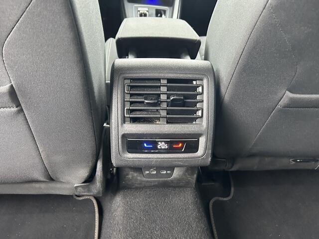 Volkswagen GOLF Variant 1.0 eTSI Life Business Dig Dashbord Clima Cruise Pdc Trekhaak Nap