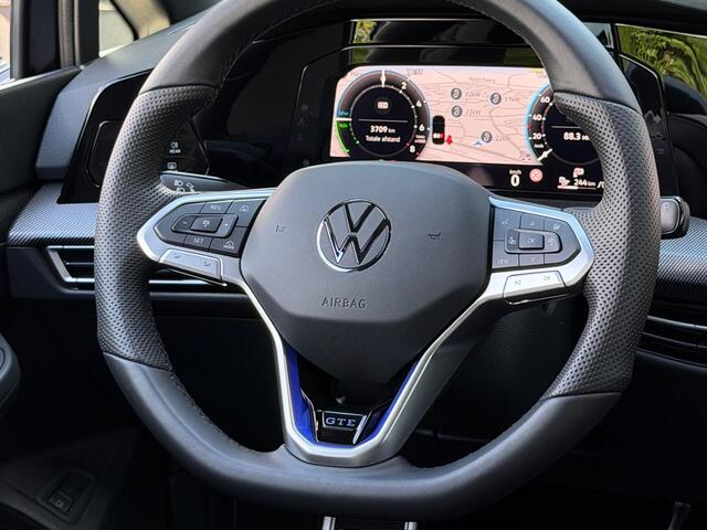 Volkswagen GOLF 1.5 eHybrid GTE 272pk | Trekhaak | IQ light | Camera | Head-up | Rijklaar incl. garantie