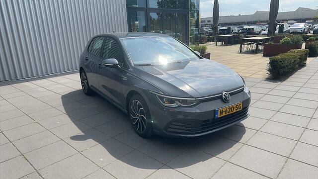 Volkswagen GOLF 1.0 eTSI 110pk Life Business DSG / Keyless / IQ Light / Camera / Trekhaak