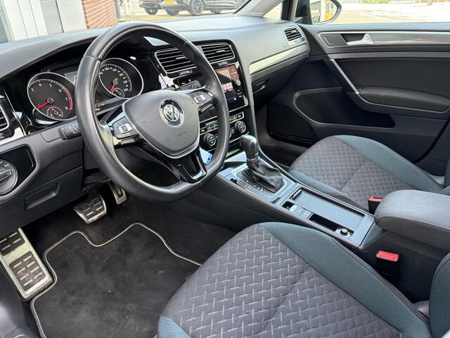 Volkswagen GOLF 1.5 TSI Highline Business R | R line | Panoramadak | Dodehoek | Stoel verwarming | Carplay |