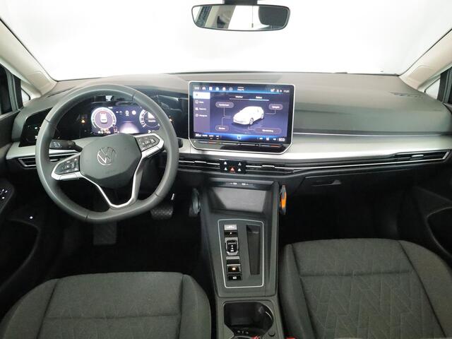 Volkswagen GOLF 1.5 eHybrid Life Edition 204 pk Automaat (DSG) | Verlengde garantie | Navigatie via App | Panoramadak | Parkeersensoren (Park assist) | Achteruitrijcamera |