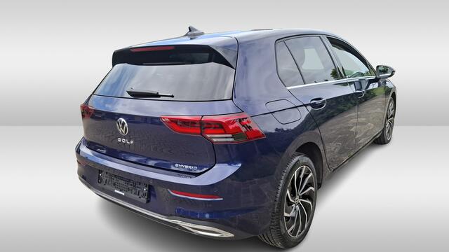 Volkswagen GOLF 1.4 eHybrid 204pk Style DSG Automaat Memory / Camera / LED koplampen / 17" LMV / Navigatie / Digital Cockpit HAL