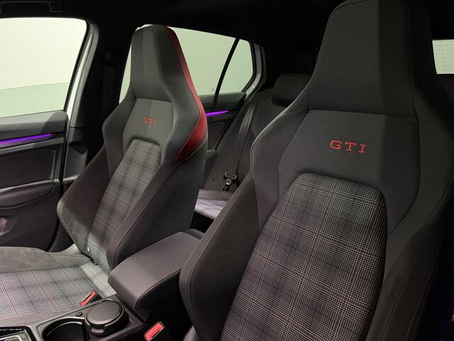 Volkswagen GOLF 2.0 TSI GTI - Pano / Carplay / Dodehoek / Lane assist