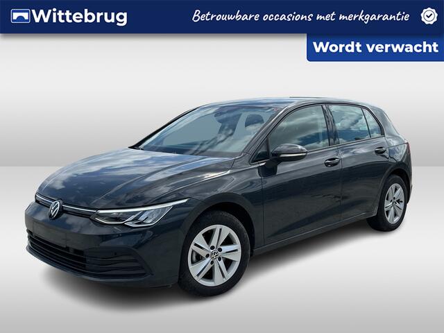 Volkswagen GOLF 1.5 eTSI 130PK Life Business / Digitale Cockpit / LED / Parkeersensoren V+A / Stuur + Stoelverwarming / Travel Assist