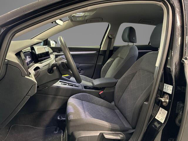 Volkswagen GOLF 1.0 eTSI 110pk DSG Life Business · Apple/Android Car Play · ACC · Sfeerverlichting · Parkeersensoren · Navigatie · Verkeersbord Detectie · Garantie t/m 12-01-2028 of 100.000km