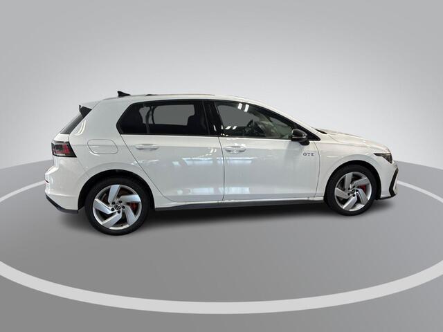 Volkswagen GOLF 1.5 eHybrid 272pk DSG GTE · Panoramadak · Camera · Head-Up Display · ACC · Matrix LED · Optiekpakket Zwart · Garantie t/m 29-07-2030 of 100.000km