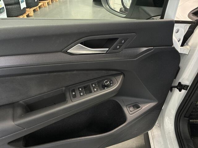 Volkswagen GOLF 1.5 eHybrid 272pk DSG GTE · Panoramadak · Camera · Head-Up Display · ACC · Matrix LED · Optiekpakket Zwart · Garantie t/m 29-07-2030 of 100.000km