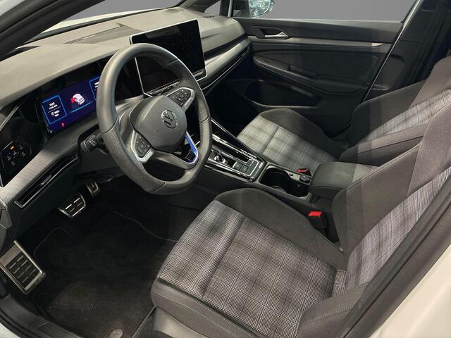 Volkswagen GOLF 1.5 eHybrid 272pk DSG GTE · Panoramadak · Camera · Head-Up Display · ACC · Matrix LED · Optiekpakket Zwart · Garantie t/m 29-07-2030 of 100.000km