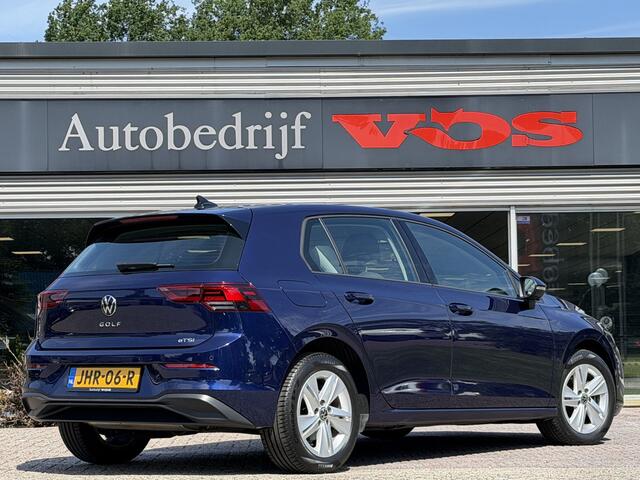 Volkswagen GOLF 1.0 eTSI Life | Stuurverwarming | ACC | CarPlay | Stoelverwarming