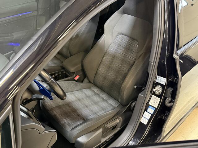 Volkswagen GOLF 1.4 eHybrid GTE | SOH 97% | Panoramadak | IQ Light | Stoel/Stuurverwarming