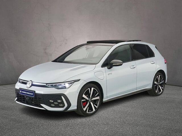 Volkswagen GOLF GTE 1.5 TSI eHybrid 272pk DSG Automaat Trekhaak, Black Style, Panoramadak, LED matrix koplampen, 360 camera, Adaptive cruise control