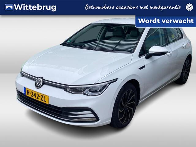 Volkswagen GOLF 1.5 eTSI Style / Navigatie / App connect / Memory seat / Camera / Parkeersensoren V+A /