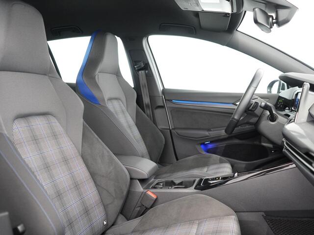 Volkswagen GOLF 1.4 eHybrid GTE | SOH 96.4 % | Mist lampen | Camera | ACC | Dodehoek detectie | 245PK |