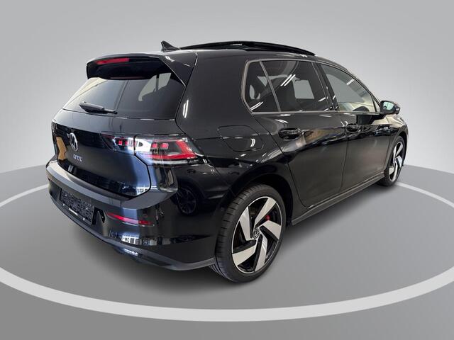 Volkswagen GOLF 1.5 eHybrid 272pk DSG GTE · Panoramadak · Camera · Inklap. Trekhaak · Leder Vienna · Stuur- & Stoelverwarming · Elek. Stoel + Geheugen · Garantie t/m 18-06-2030 of 100.000km