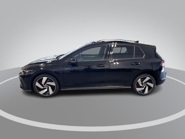 Volkswagen GOLF 1.5 eHybrid 272pk DSG GTE · Panoramadak · Camera · Inklap. Trekhaak · Leder Vienna · Stuur- & Stoelverwarming · Elek. Stoel + Geheugen · Garantie t/m 18-06-2030 of 100.000km