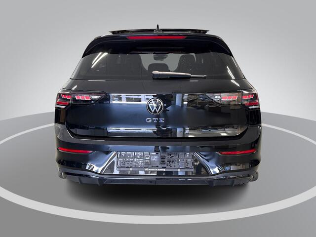 Volkswagen GOLF 1.5 eHybrid 272pk DSG GTE · Panoramadak · Camera · Inklap. Trekhaak · Leder Vienna · Stuur- & Stoelverwarming · Elek. Stoel + Geheugen · Garantie t/m 18-06-2030 of 100.000km