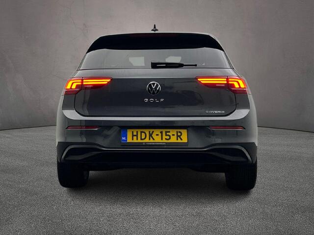 Volkswagen GOLF Life Edition 1.5 TSI eHybrid 204pk DSG Automaat Adaptive cruise control, Achteruitrijcamera, Stoelverwarming, LED koplampen, Parkeersensoren, App connect