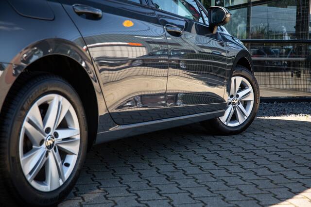 Volkswagen GOLF Variant 1.5 eTSI Life Edition , Adap. cruise, Trekhaak, Stoel/stuurverwarming,