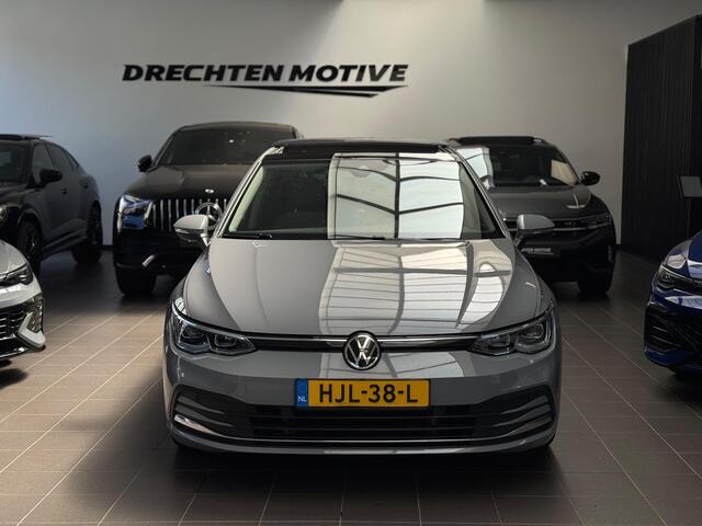 Volkswagen GOLF 1.5 eTSI Style / Pano / Camera /