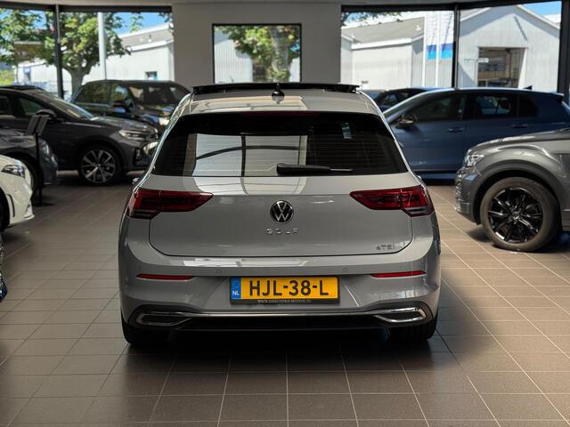 Volkswagen GOLF 1.5 eTSI Style / Pano / Camera /