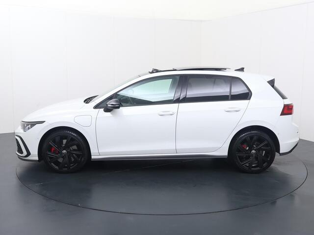 Volkswagen GOLF 1.4 eHybrid GTE | 245 PK | SoH 100% | Trekhaak | Panoramadak | Matrix LED koplampen | Achteruitrijcamera |