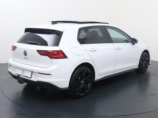 Volkswagen GOLF 1.4 eHybrid GTE | 245 PK | SoH 100% | Trekhaak | Panoramadak | Matrix LED koplampen | Achteruitrijcamera |